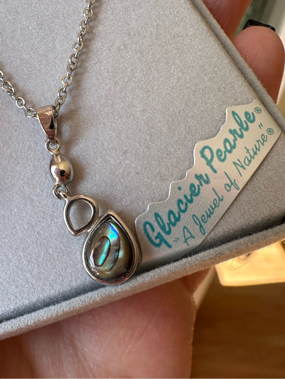 Glacier Pearle teardrop abalone shell pendant necklace - Picture 4 of 4